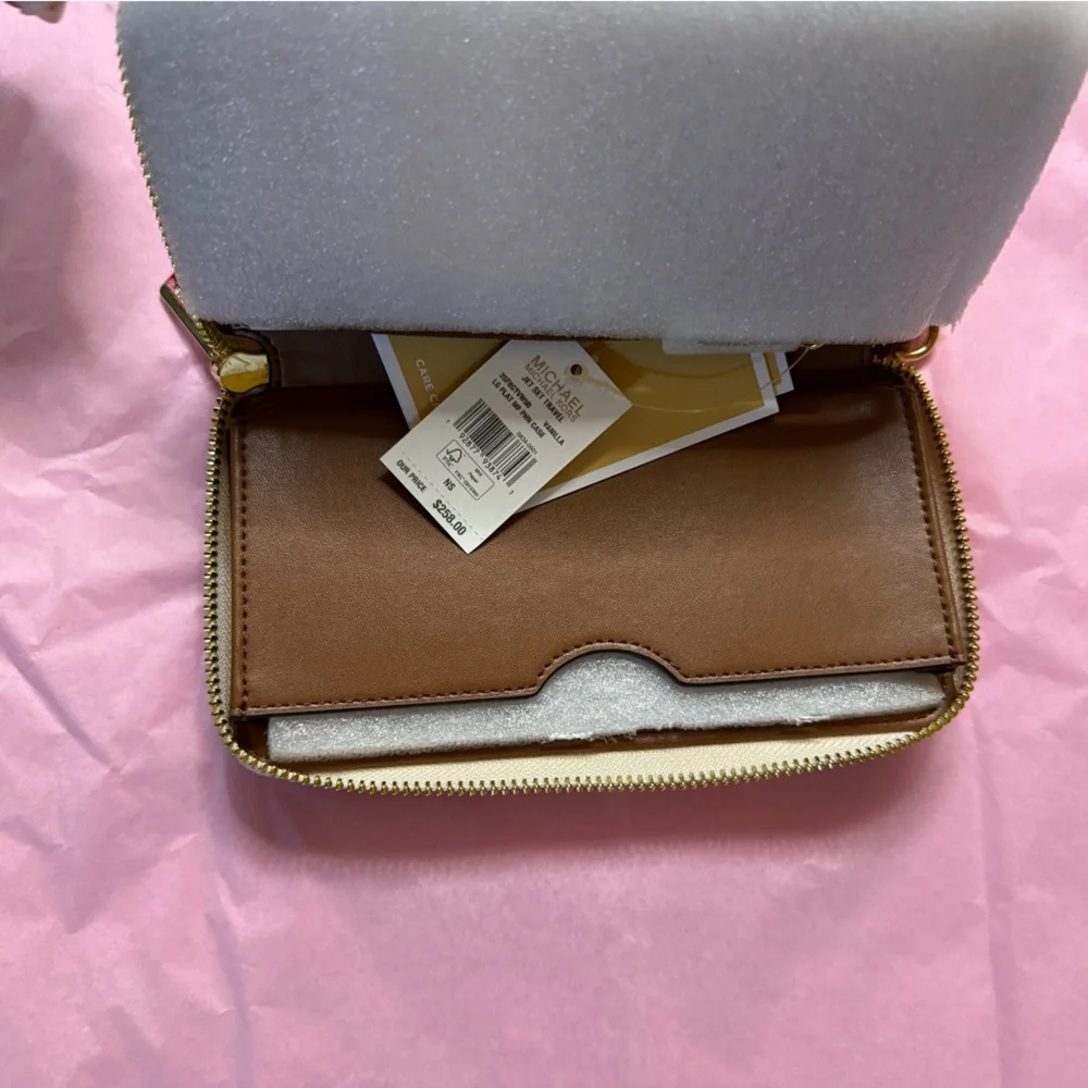 NWT Michael Kors Brown and Cream Wallet - Picture 4 of 4